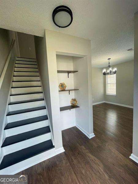 Photo - 2200 Burdett Ridge Dr