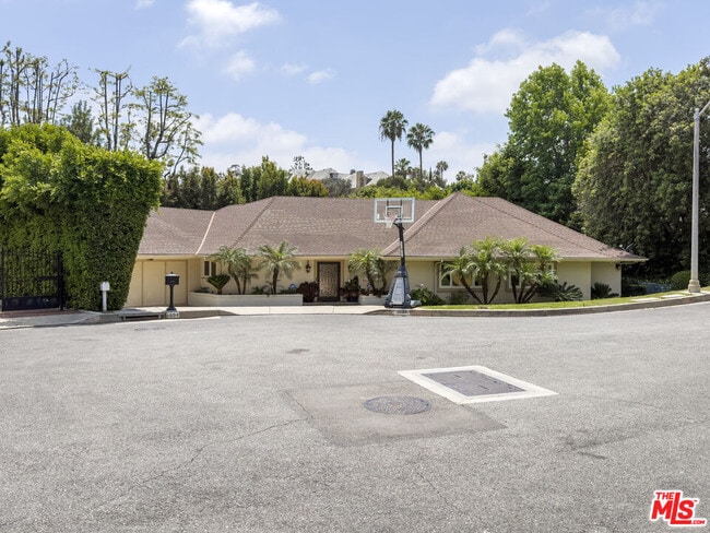 Photo - 1094 Garden Ln