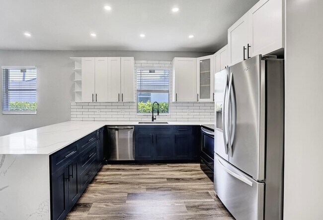 Photo - 724 SW 9th St