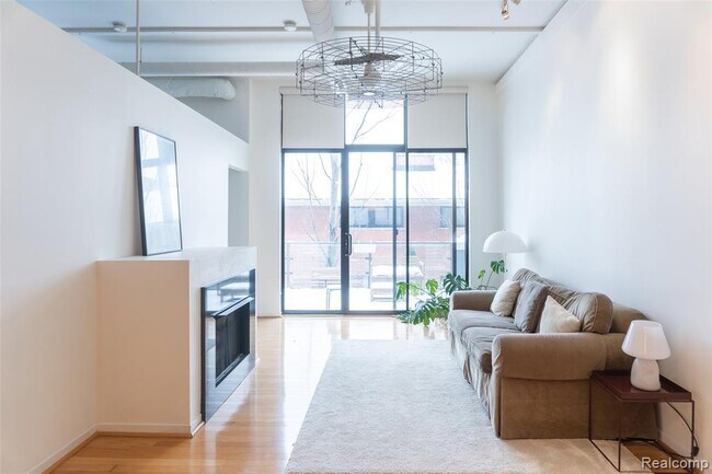 Photo - 100 N Center St Unidad 206