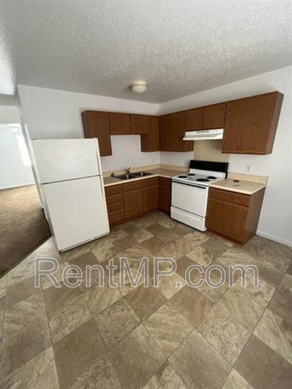 Photo - 330 W Cherry St