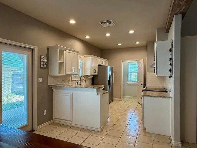 Photo - 15637 Palmira Ave