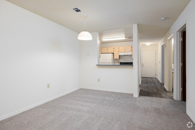 2BR, 2BA - 966SF - Dining Room