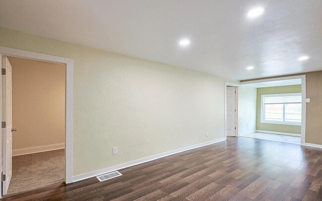 Photo - 161 E Barney Ave