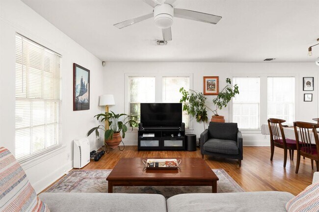 Photo - 5405 Sunshine Dr