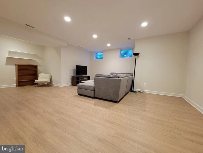 Photo - 1418 44th St NW