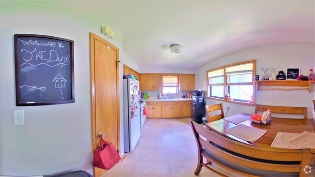 Building Photo - 879 Clayland St Rental