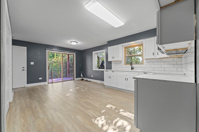 Photo - 760 E North Broadway St Unit 1