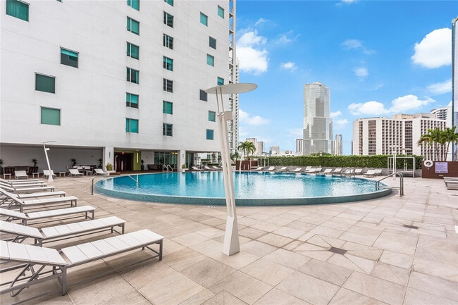 Photo - 55 SE 6th St Unidad 3500