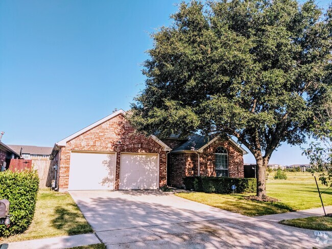 Building Photo - Heritage Living Rental