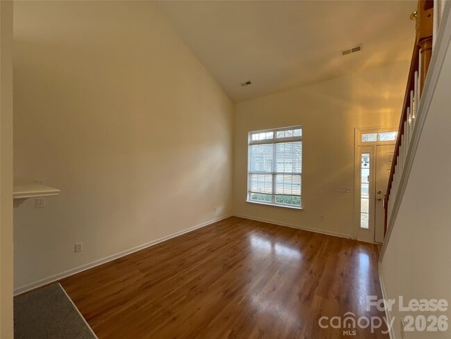 Photo - 9040 Holland Park Ln