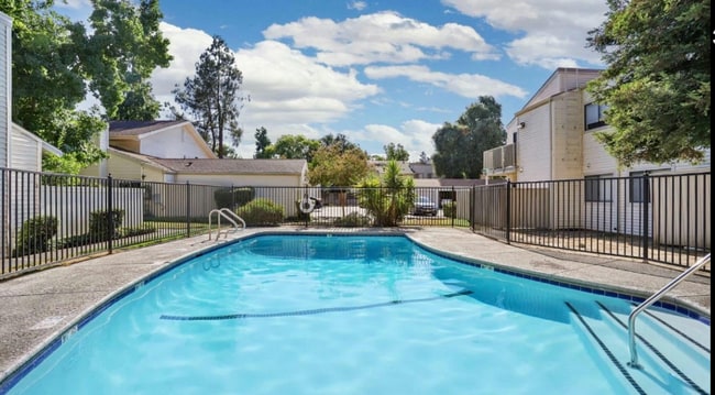 Photo - 712 McCoy Ct