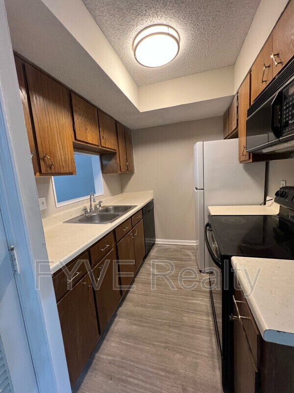 Photo - 205 Weber Rd Unit Apt G