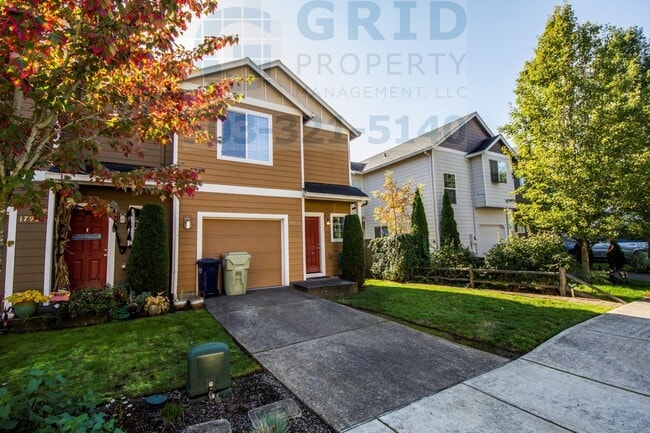 Building Photo - Beautiful 3BR Townhome