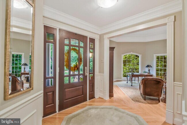 Photo - 347 Ayr Hill Ave NE