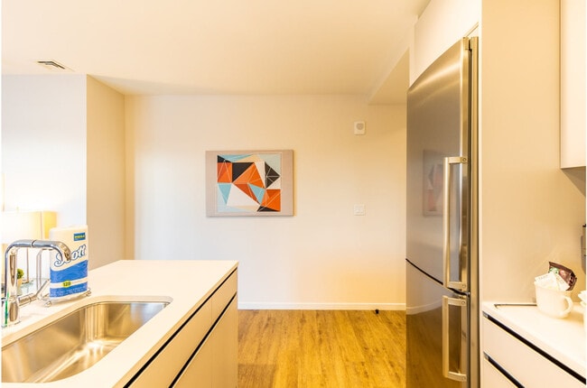 Photo - 131 Seaport Blvd Unidad SI FL15-ID1050364P