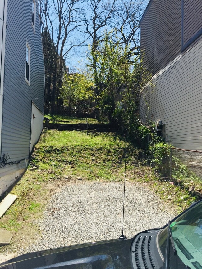 Photo - 2622 Stella St