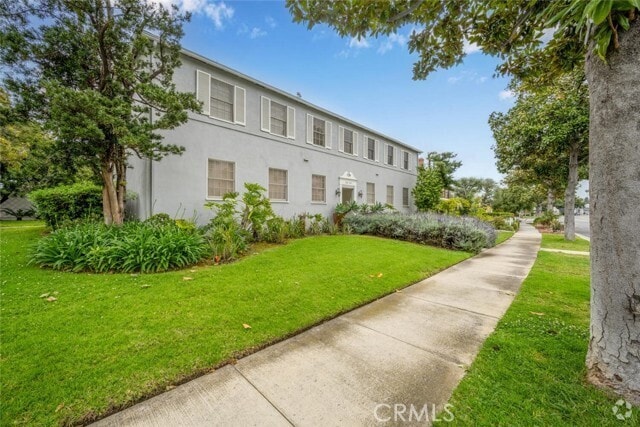Building Photo - 820 E Carson St Rental