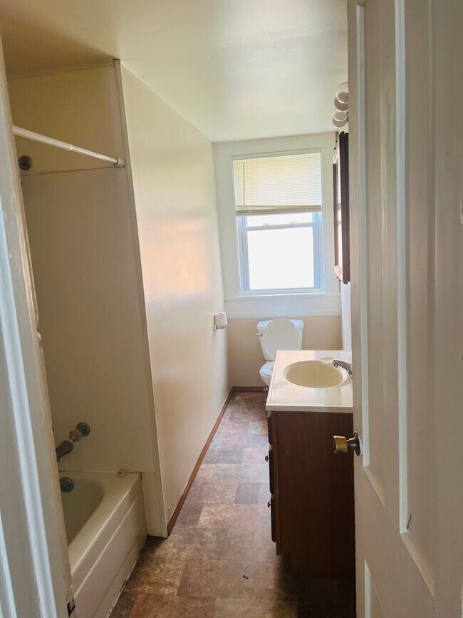 Photo - 221 E. Lincoln Ave 1st floor Unidad 1