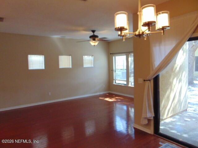 Photo - 450 Honeycomb Way