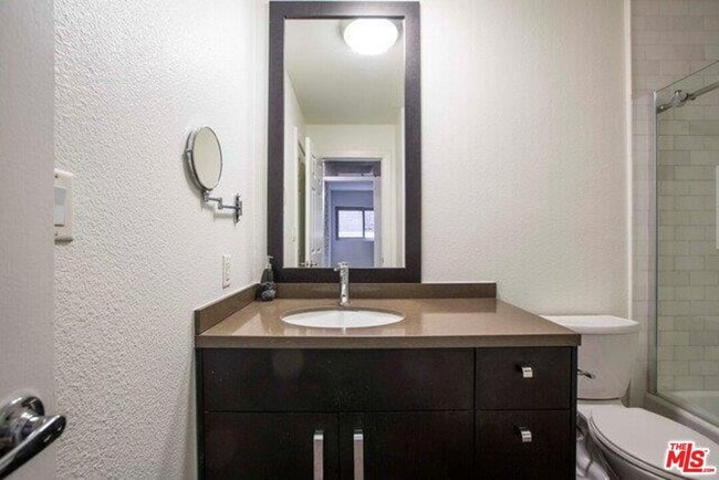 Photo - 141 S Clark Dr Unidad 118