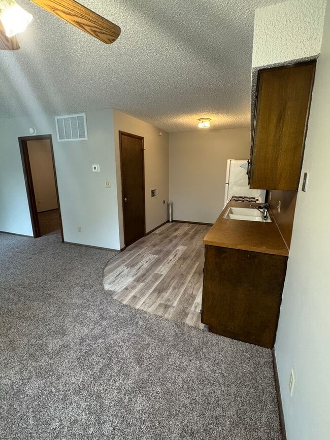 Photo - Scenic Triplexes Unit C