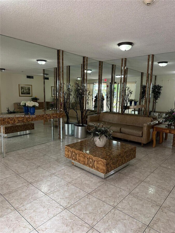 Photo - 16751 NE 9th Ave Unidad 211
