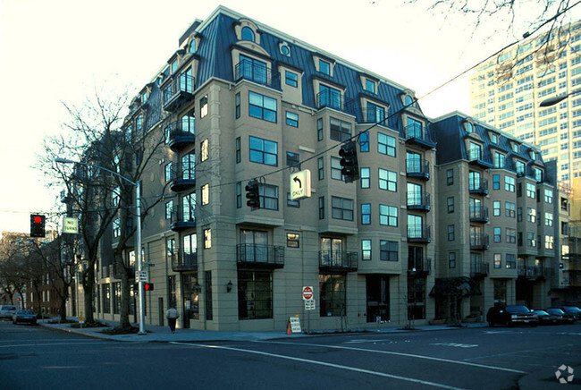 Photo - Montreux Condos