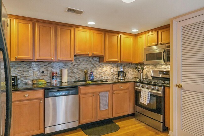 Photo - 75 Jefferson St Unit 5