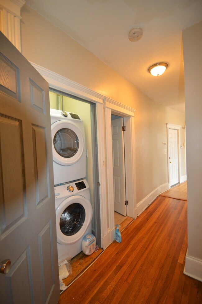83 Glenville Ave
