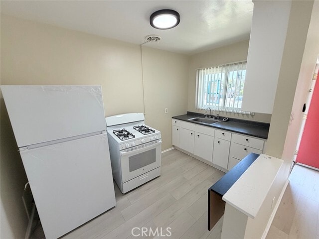 Photo - 247 W 9th St