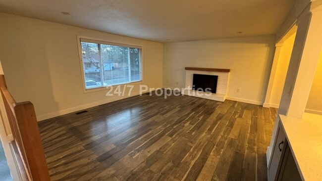 Photo - Spacious 4 Bedroom Home in Oregon City! - RV/Boat/Trailer Parking