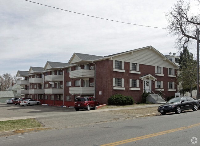 Building Photo - Matek Rental