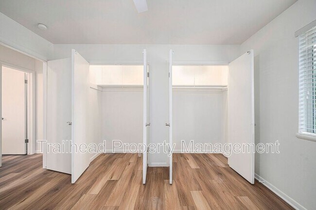 Photo - 8300 Robinson St