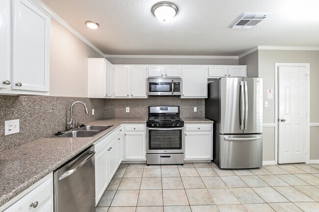 Photo - 521 Cedar Ave