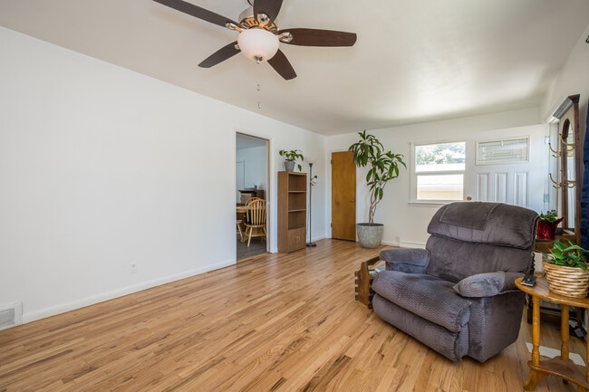 Photo - 1002 Hot Springs Ave