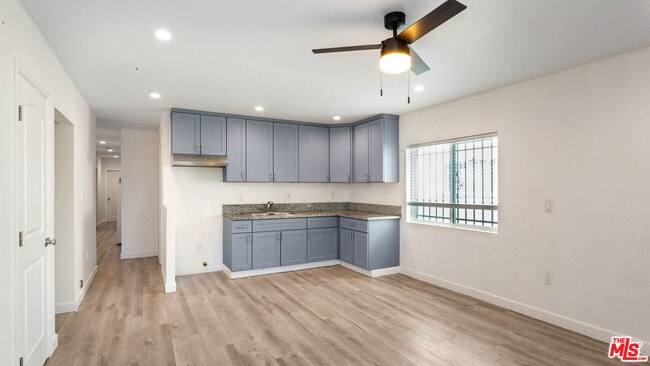 Photo - 601 W 49th St