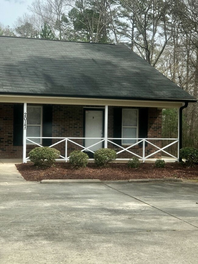 Building Photo - 2017 Grandhaven Dr Unit 2017-B Grandhaven Dr.