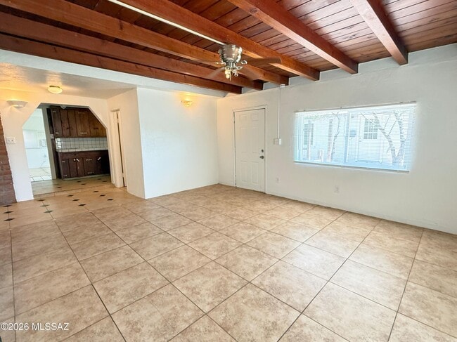 Photo - 833 W Tipton Dr