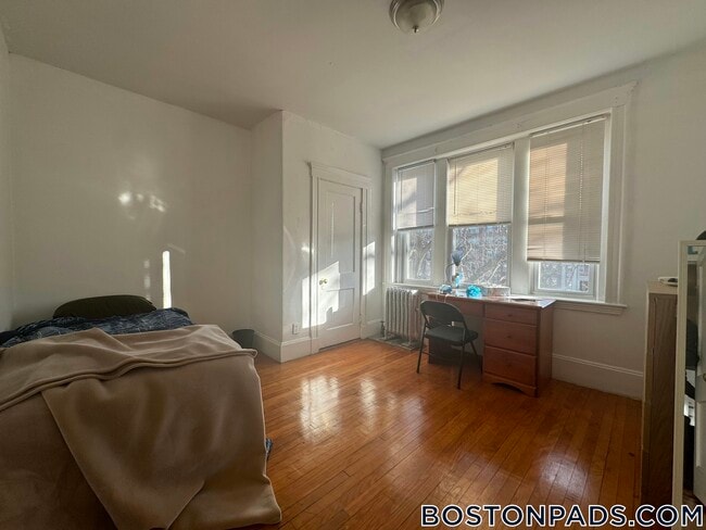 Photo - 1377A Commonwealth Ave Unidad 3