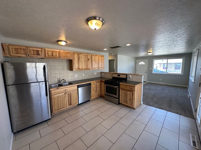 Photo - 706-708 Meeker St Townhome