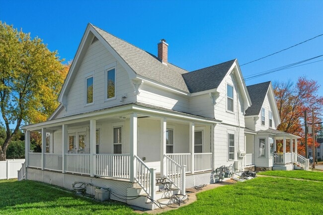 Building Photo - 378 S Mammoth Rd Unit 378  #1