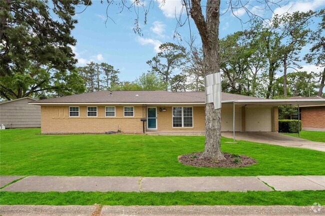 Building Photo - 5013 De Lange Ln Rental