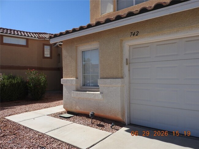 742 Endicott Ct