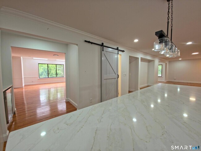 Photo - 7 Glenview Dr
