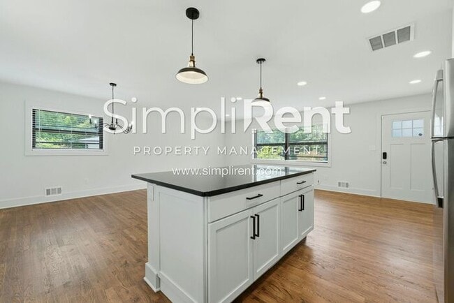 Photo - Beautifully Renovated 4 Bedroom Home for Rent in Decatur!
