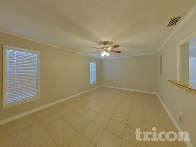 Photo - 1005 Park St