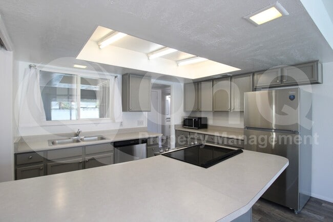 Photo - 124 E Minton Dr