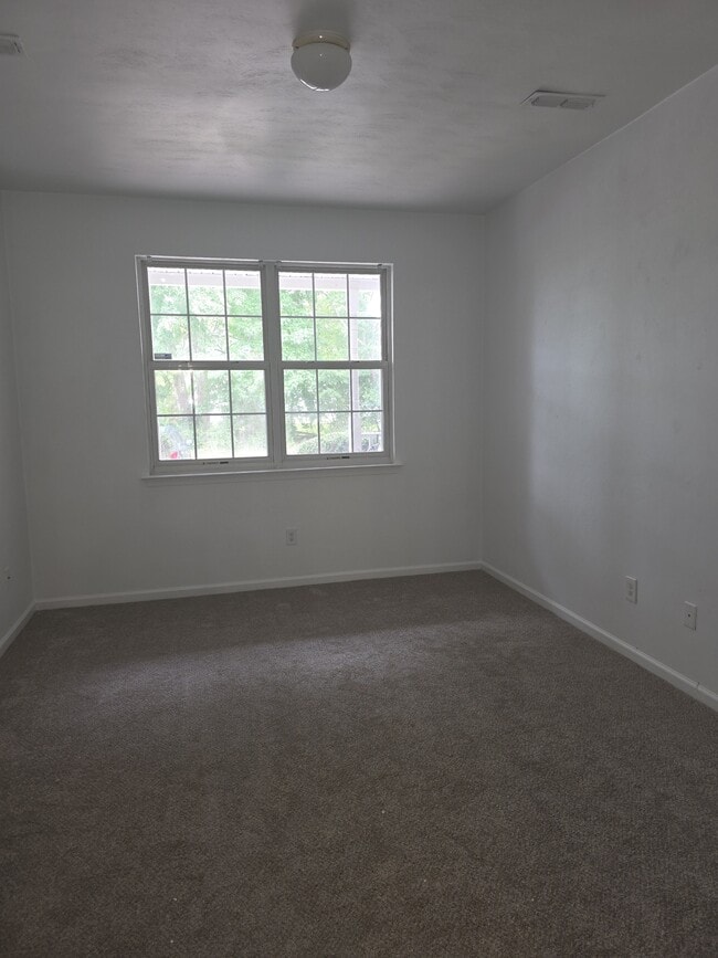 Photo - 1012 Primrose Ln