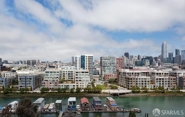 Photo - 708 Long Bridge St